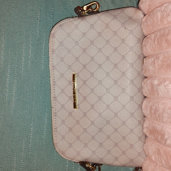 Steve Madden Handbags - Steve Madden NWOT crossbody bag.